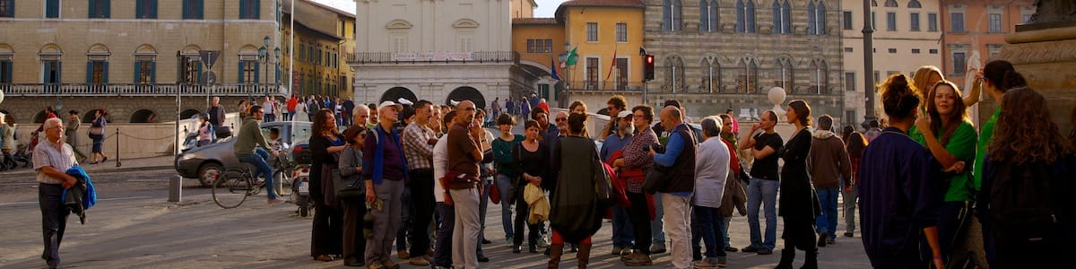 Palazzo Pretorio montrant ville, square ou place et patrimoine architectural