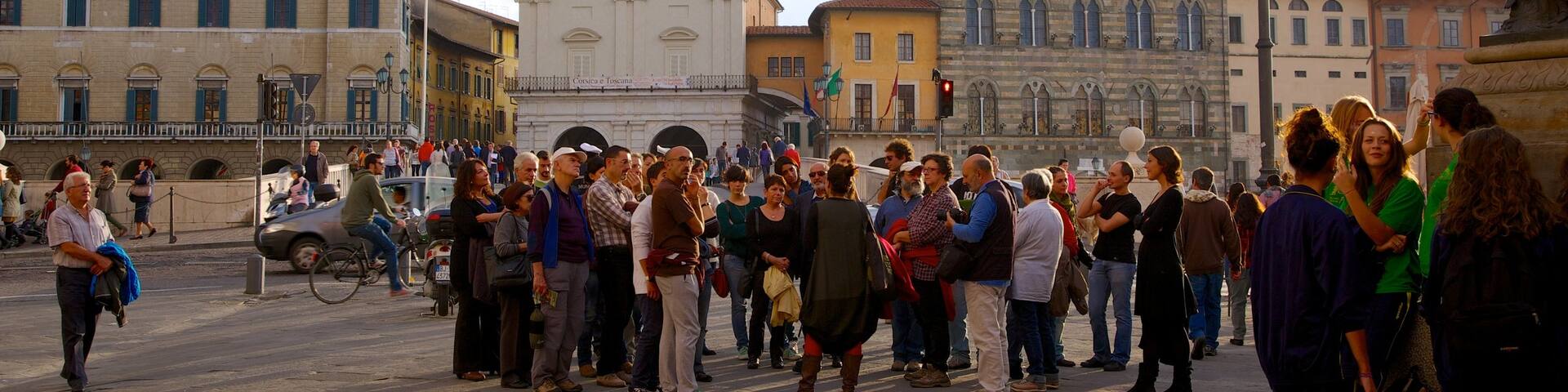 Palazzo Pretorio montrant ville, square ou place et patrimoine architectural