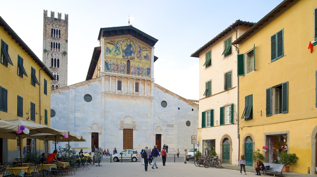 Basilica di San Frediano som inkluderer kirke eller katedral, gatescener og by