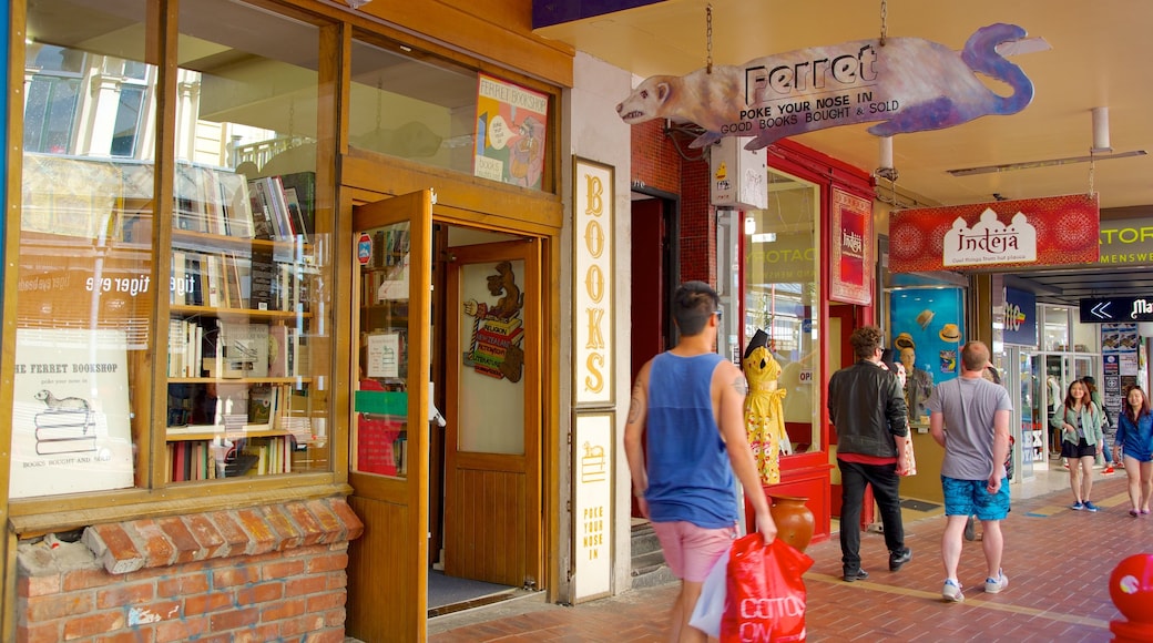 Cuba Street Mall featuring shopping and a city