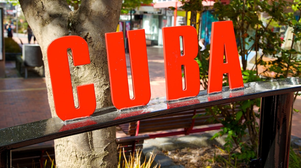 Cuba Street Mall mit einem Beschilderung