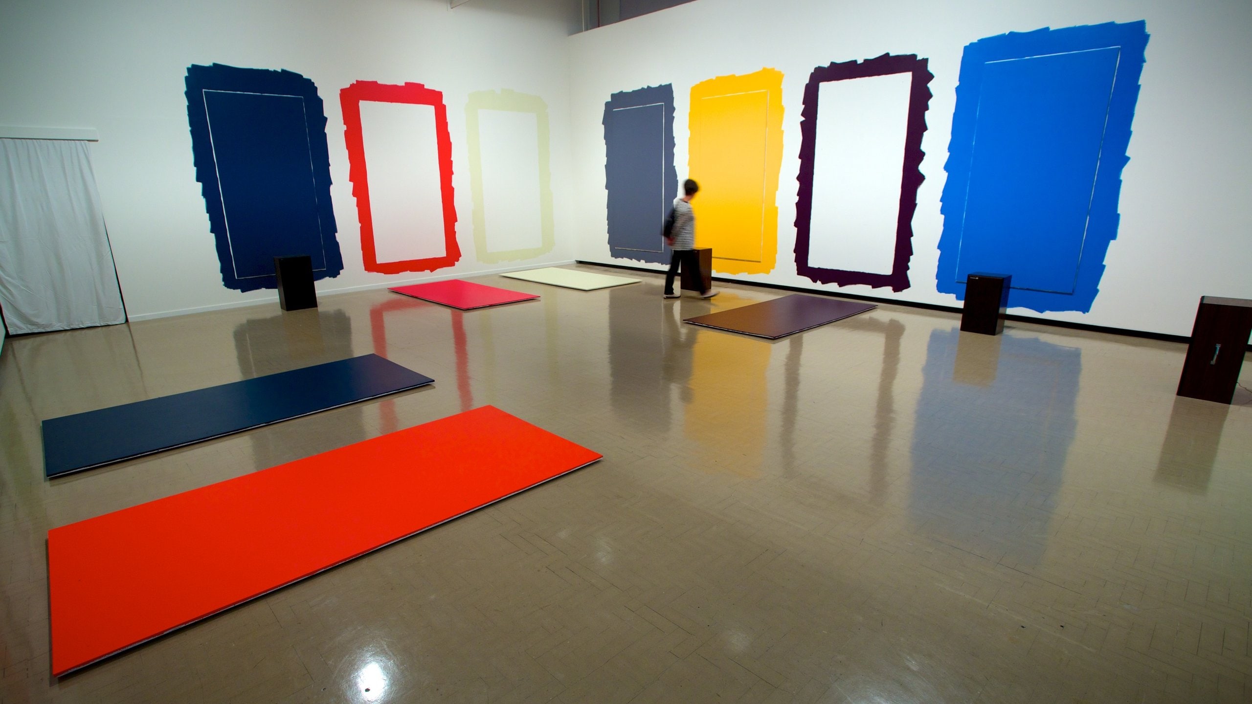 威靈頓市立美術館 呈现出 內部景觀 和 藝術