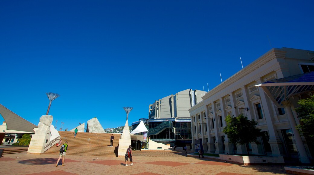 Civic Square toont een stad, moderne architectuur en een plein