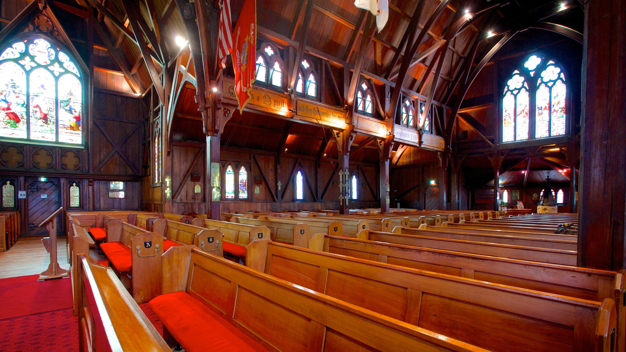 Old St Paul\'s ofreciendo una iglesia o catedral, arquitectura patrimonial y aspectos religiosos