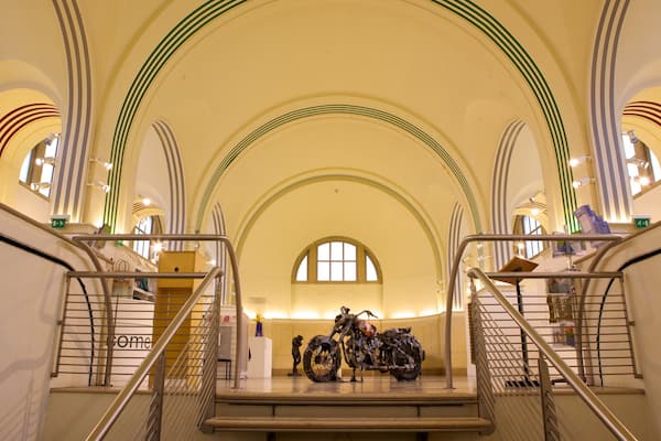 Southampton City Art Gallery mettant en vedette vues intérieures