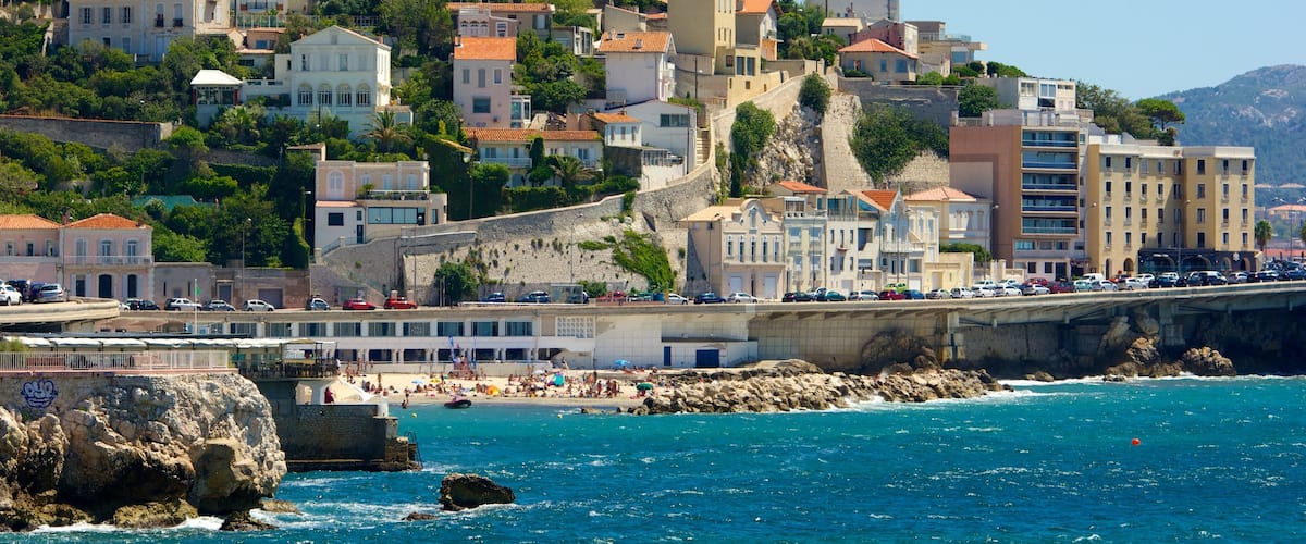 Marseille das einen allgemeine Küstenansicht, CBD und Küstenort