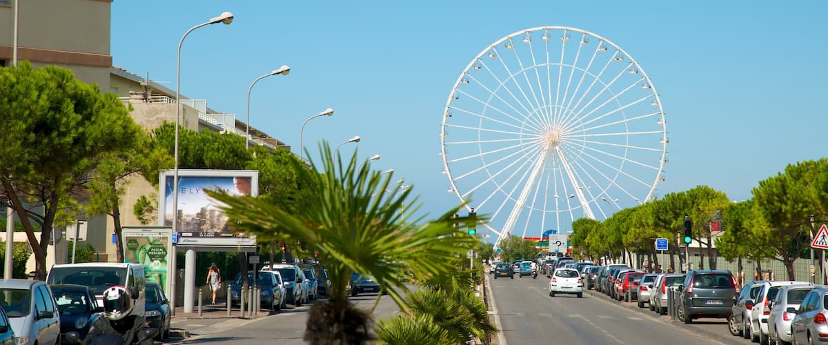 Marseille qui includes balades, ville et scĂšnes de rue
