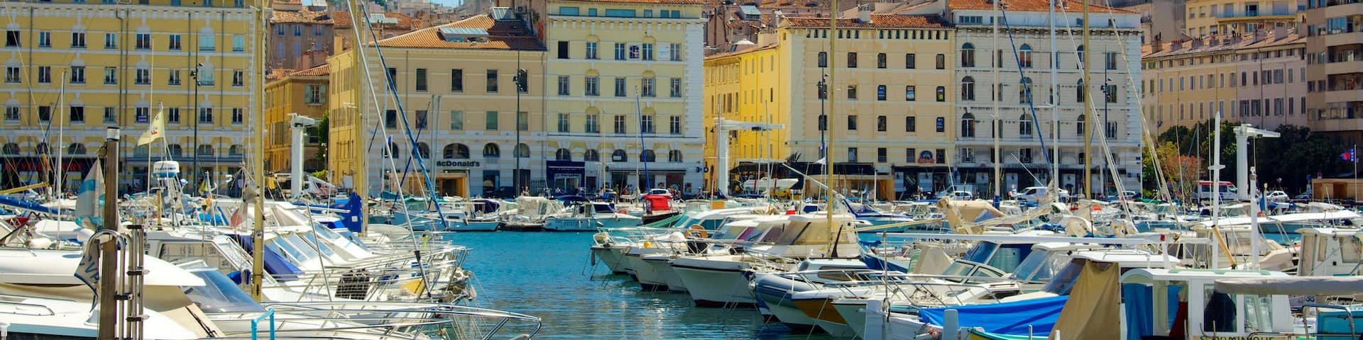 Vieux-Port qui includes navigation et marina