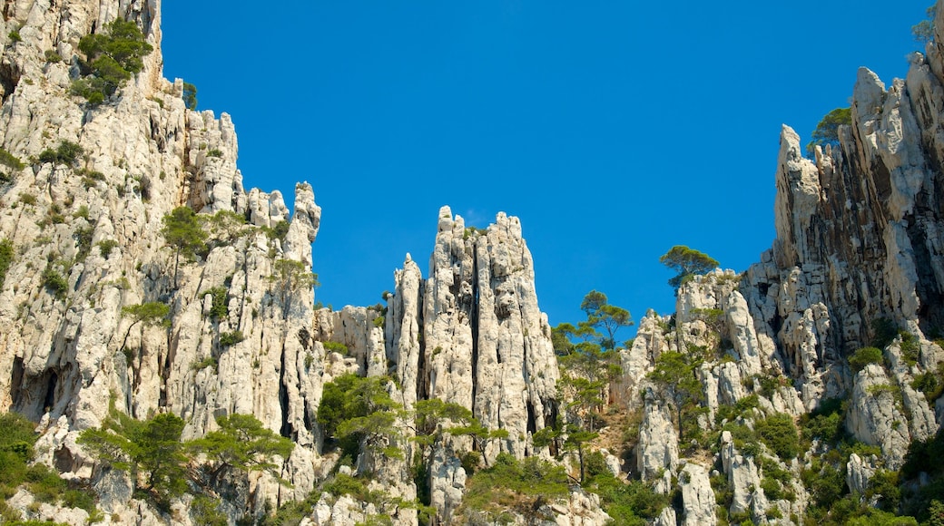 Calanques inclusief een kloof of ravijn