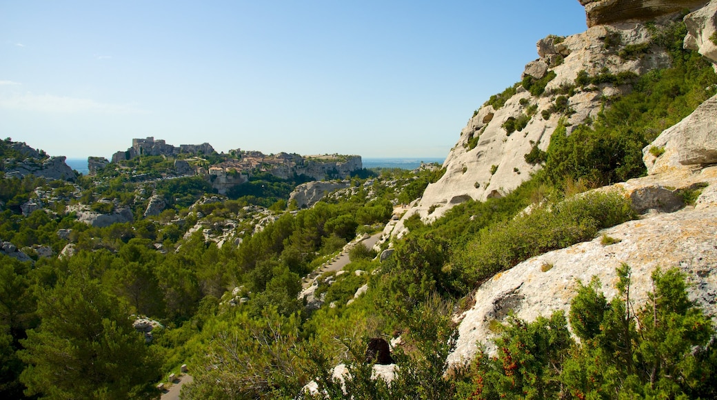 Chateau des Baux featuring mountains