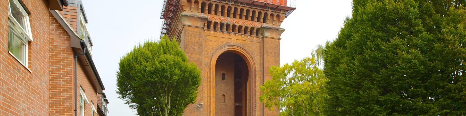 Colchester showing heritage architecture and a city