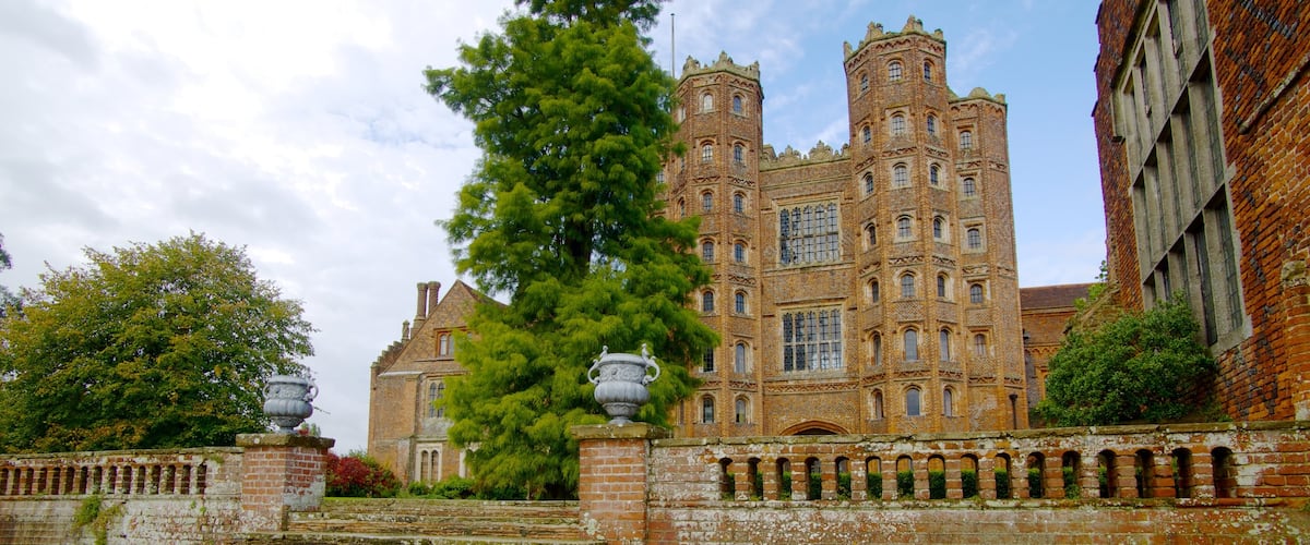 Layer Marney Tower caracterizando um pequeno castelo ou palácio, elementos de patrimônio e arquitetura de patrimônio