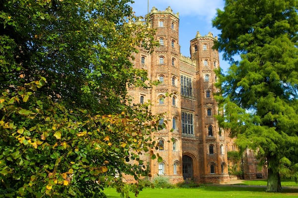 Layer Marney Tower montrant château, patrimoine historique et patrimoine architectural