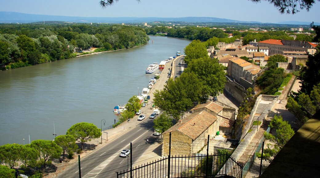 Parc des Expositions ofreciendo un río o arroyo y una pequeña ciudad o pueblo