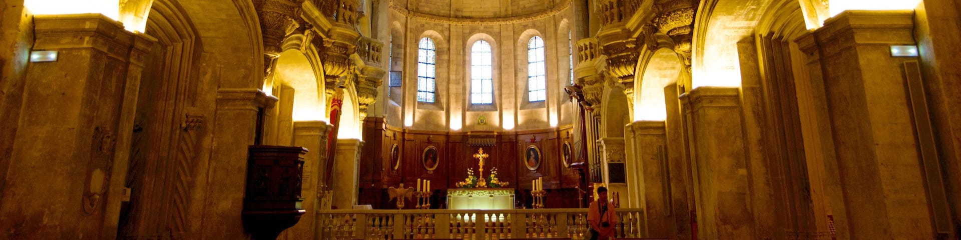 Avignon Cathedral featuring interior views, heritage architecture and a church or cathedral