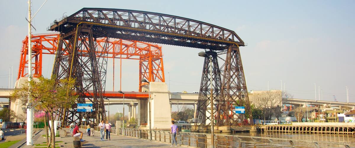 Avellaneda featuring a bridge