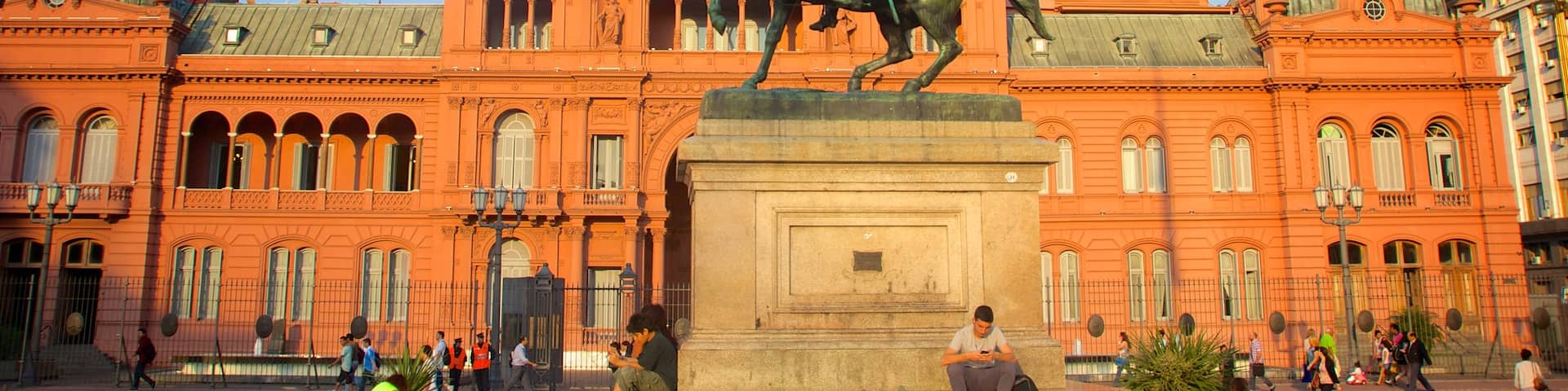 Casa Rosada mettant en vedette patrimoine architectural, statue ou sculpture et monument