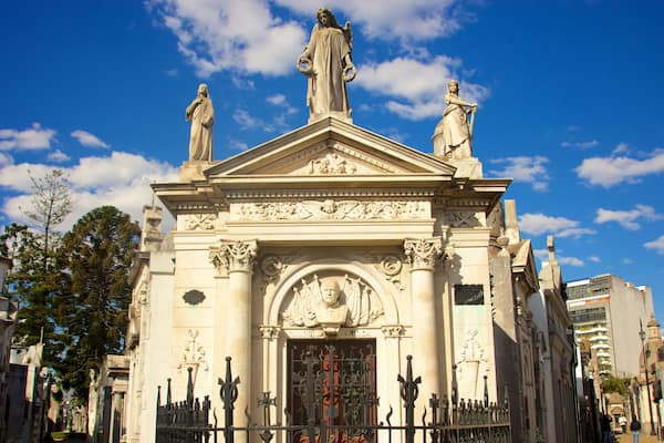 Cementerio de la Chacarita das einen religiöse Elemente und Friedhof