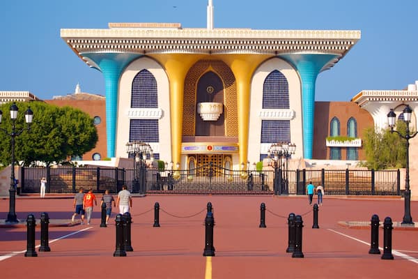 Muscat das einen moderne Architektur und Platz oder Plaza