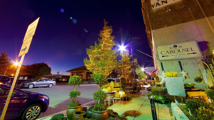 Yakima showing signage, night scenes and street scenes