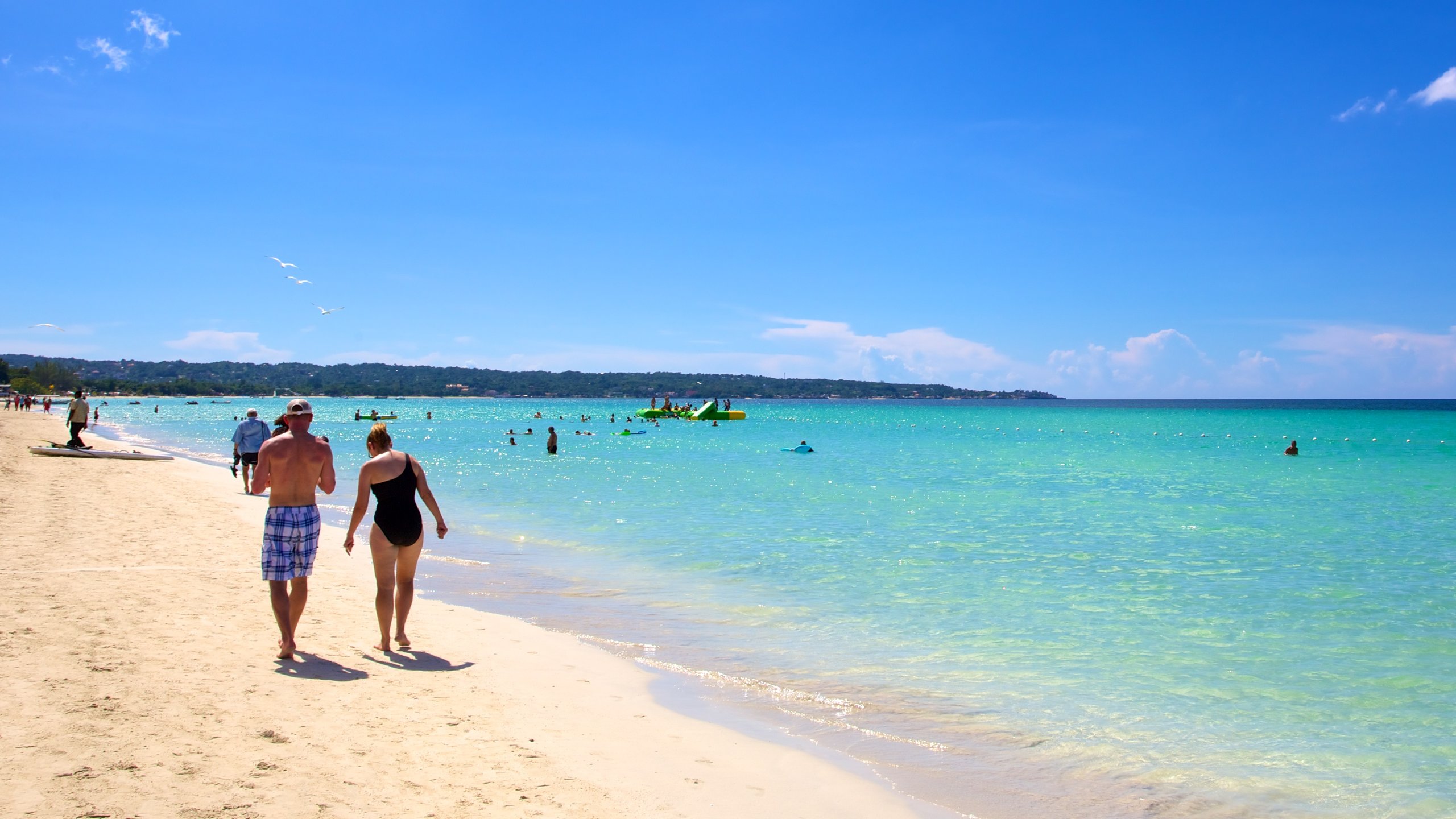 Seven Mile Beach and Negril Lighthouse