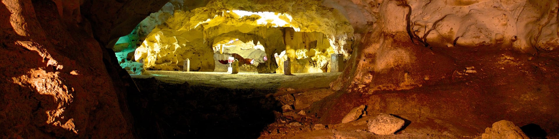 Green Grotto Caves which includes interior views and caves