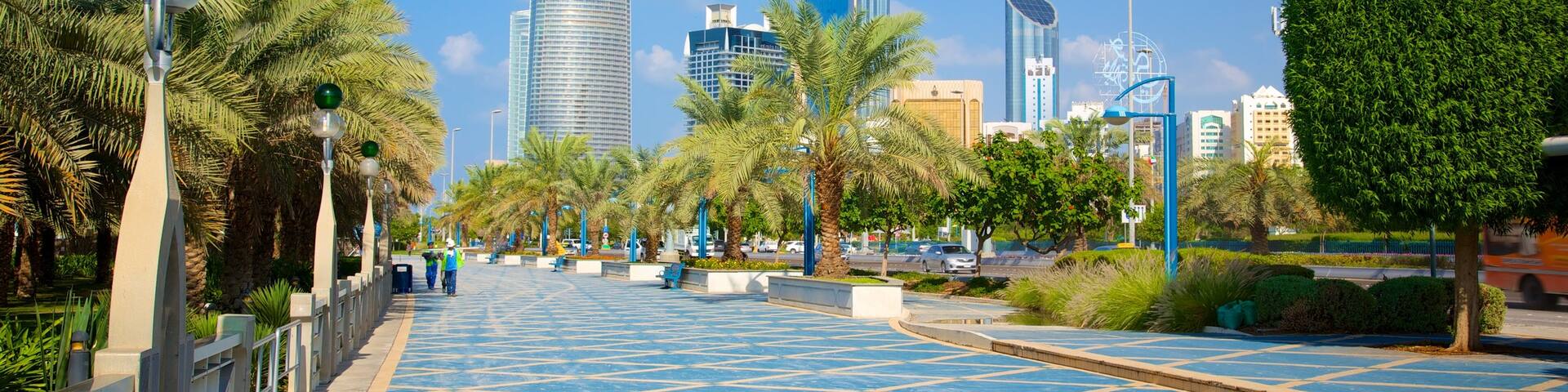 El Corniche que incluye un parque o plaza, una ciudad y arquitectura moderna