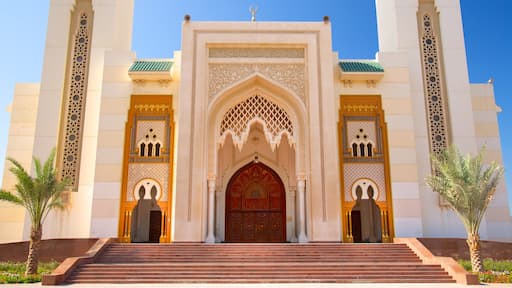 Sharjah toont een moskee en religieuze aspecten