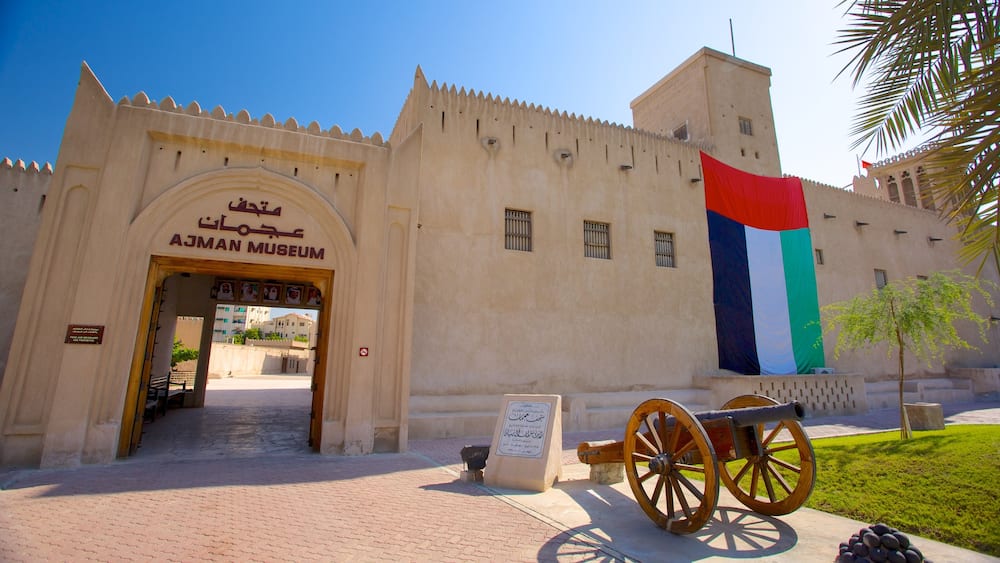 Ajman montrant patrimoine architectural