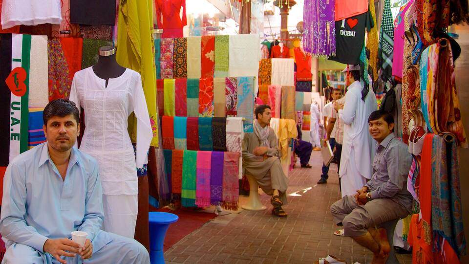 Gold Souk featuring a city, shopping and markets