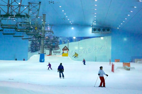 Ski Dubai which includes a gondola, snow skiing and snow