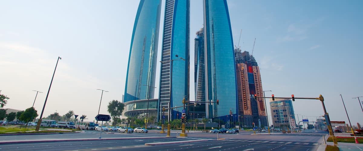 Émirat d\'Abou Dabi montrant ville, vues de la ville et architecture moderne