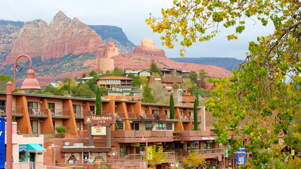 Sedona que incluye un barranco o cañón