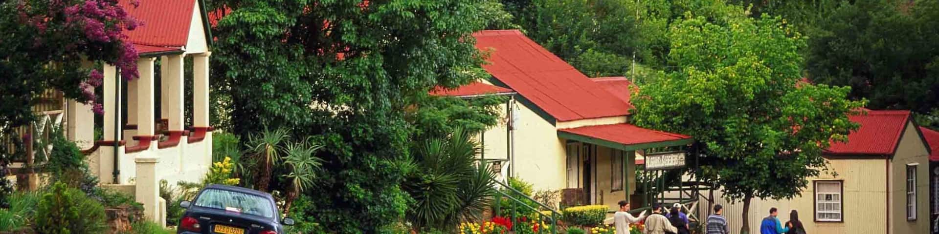 Pilgrims Rest mit einem StraĂenszenen, Kleinstadt oder Dorf und Haus