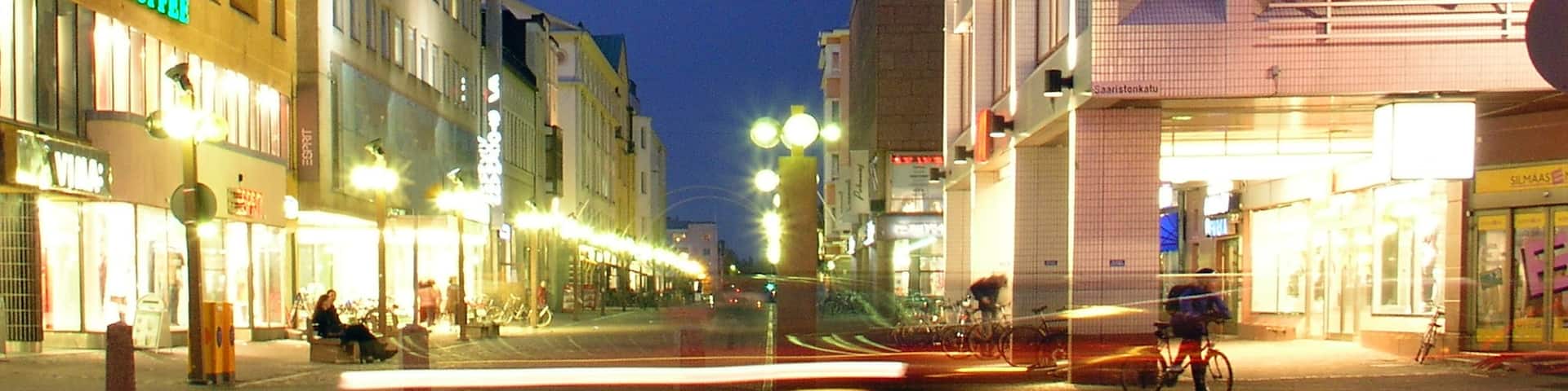 Oulu Region mit einem Straßenszenen, bei Nacht und Stadt