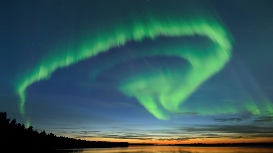 Oulu som viser nordlyset og natteliv