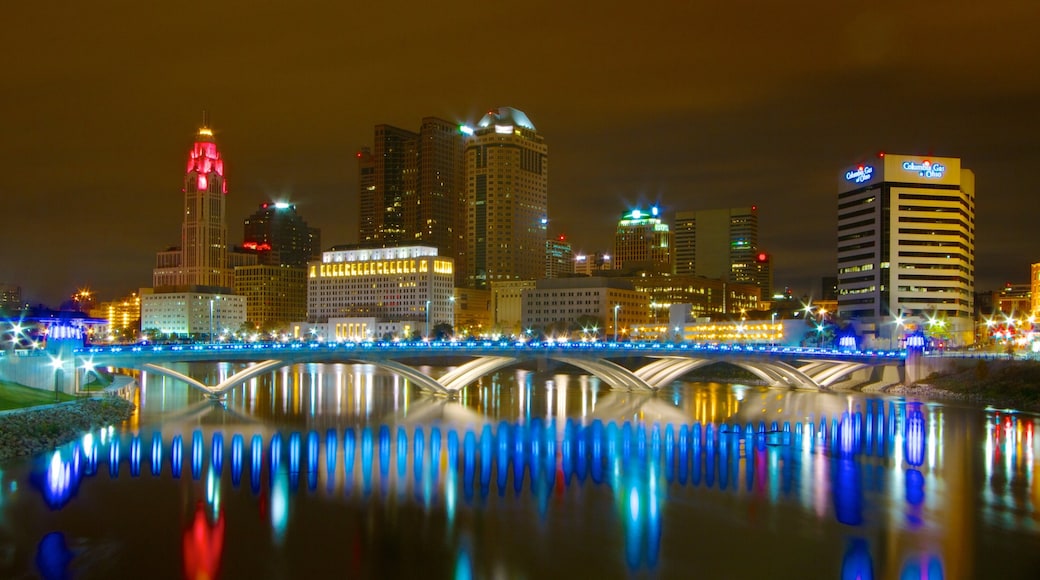 哥倫布 呈现出 夜景, 河流或小溪 和 橋樑