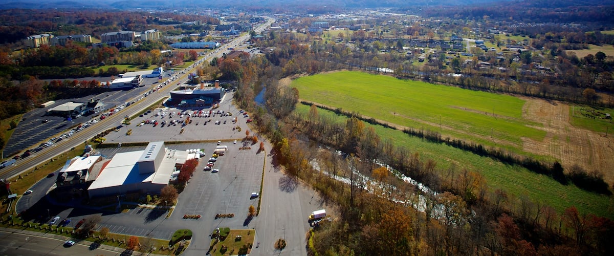 WonderWorks showing a small town or village and landscape views