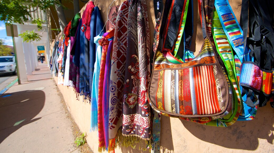 Santa Fe which includes markets