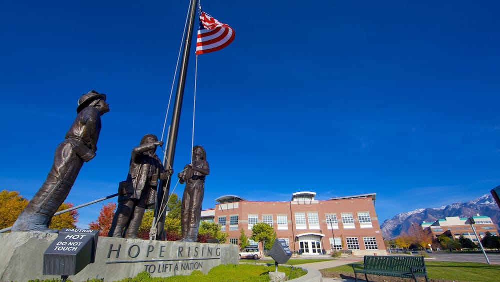 Sandy das einen Beschilderung, Monument und Statue oder Skulptur