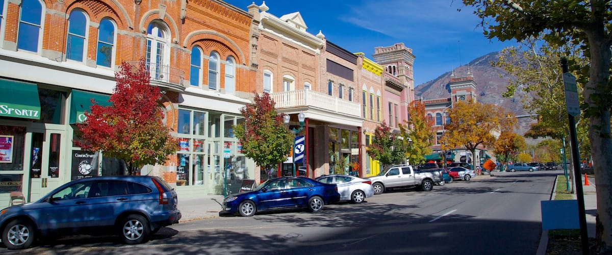 Provo showing street scenes, heritage elements and a small town or village