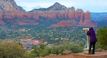 Coffee Pot montrant gorge ou canyon, vues et petite ville ou village