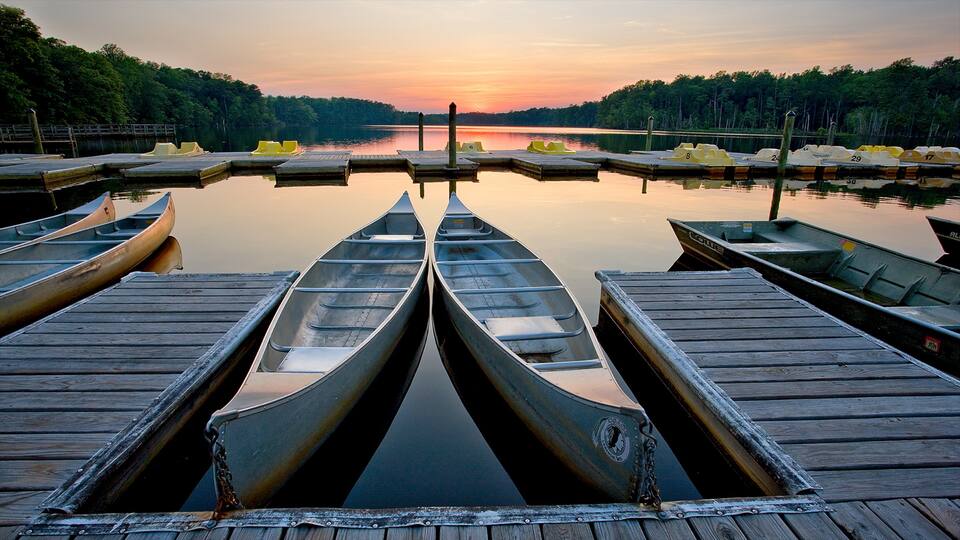 Newport News featuring a river or creek, a bay or harbour and a sunset