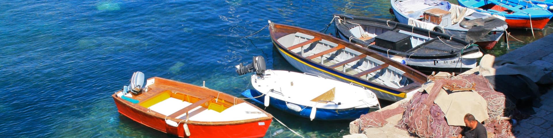 Lecce mettant en vedette baie ou port et vues littorales