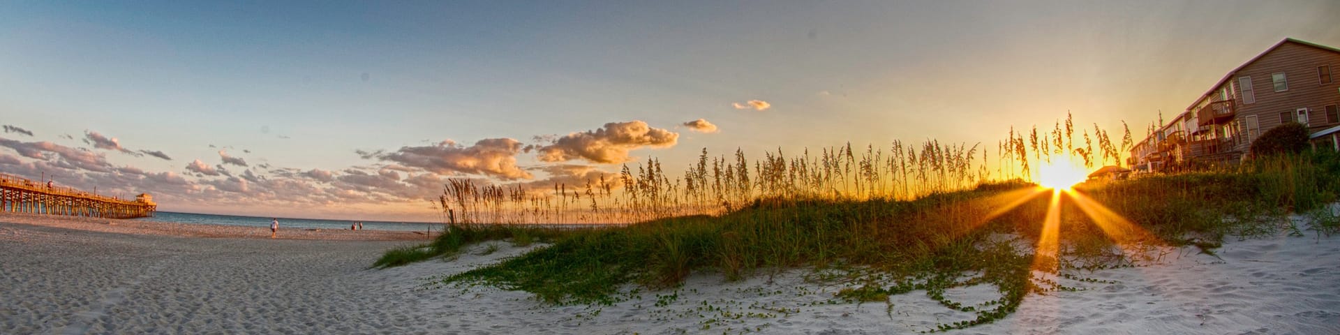 Morehead City welches beinhaltet Sonnenuntergang und Strand