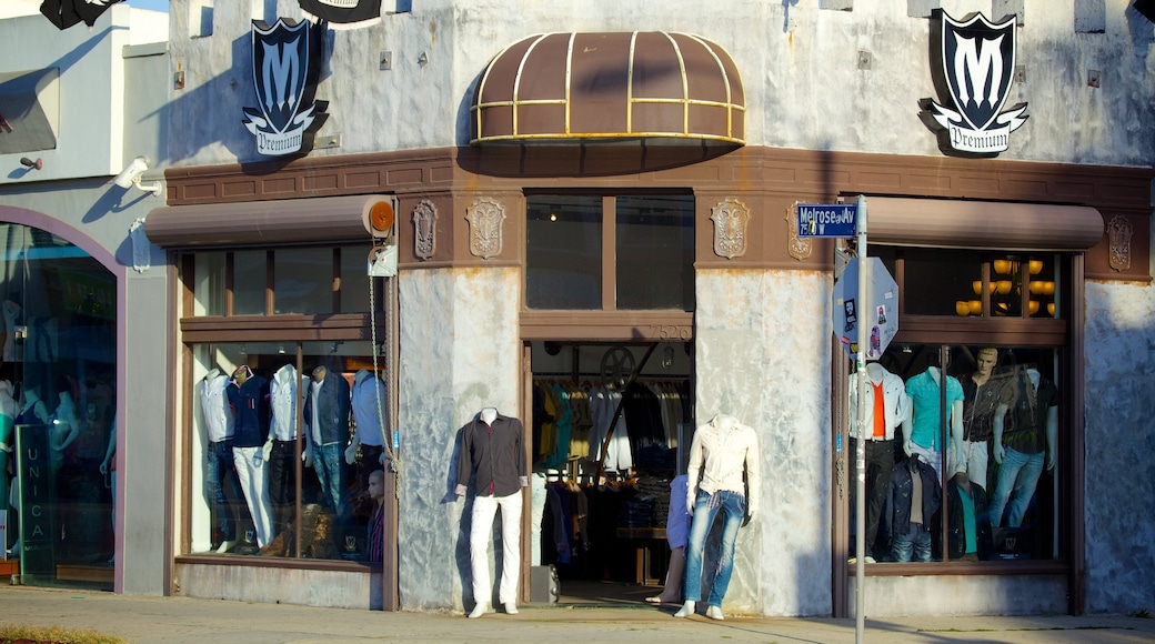 Melrose Avenue showing fashion and shopping