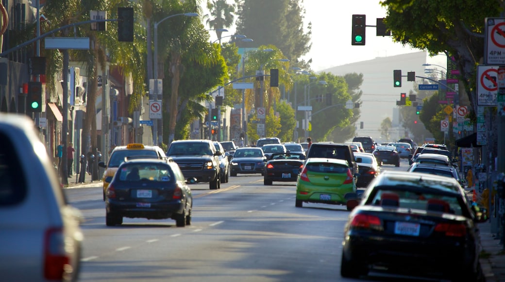 Melrose Avenue qui includes scènes de rue et ville