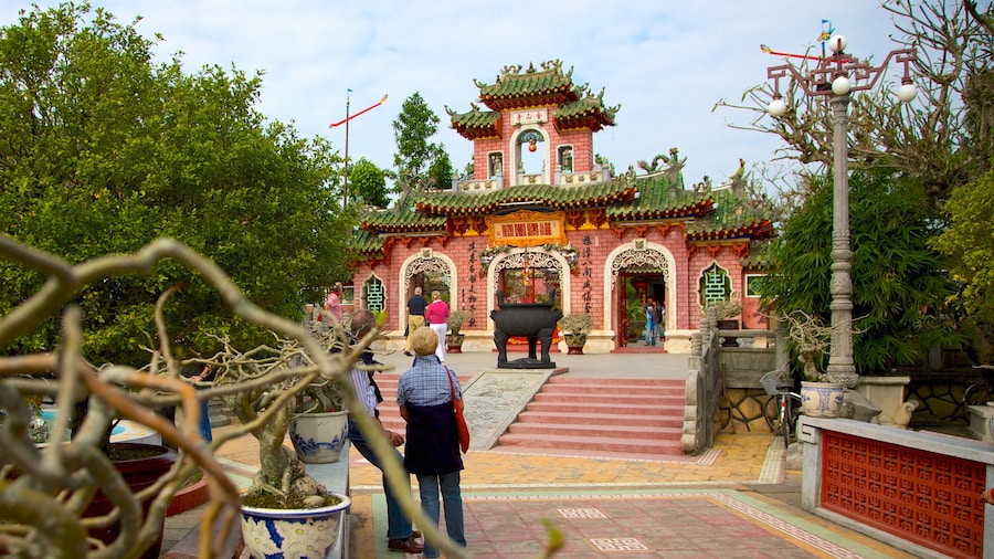 Quan Cong Temple showing religious elements and a temple or place of worship