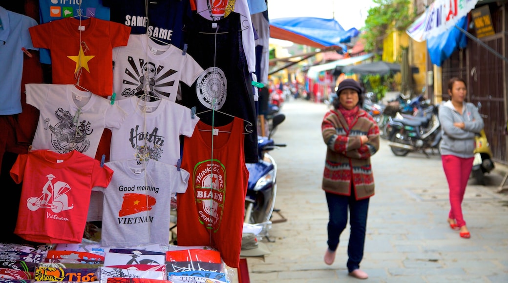 Centro de Hoi An caracterizando cenas de rua e mercados