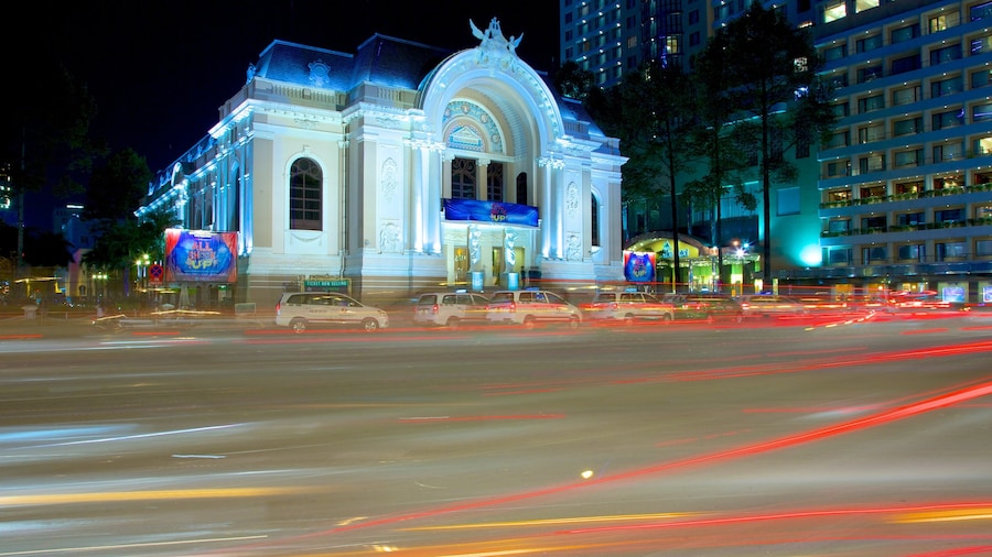 Opera House showing theatre scenes, heritage architecture and street scenes